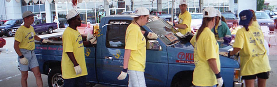 Hands on a Hardbody documentary – How to Win a Truck in Texas