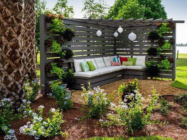 Trellise, Latticework, Vines and Pergola in Landscaping and Design