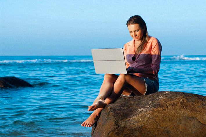 Sun, Sea and…WI-FI? Can you do without internet on holiday?