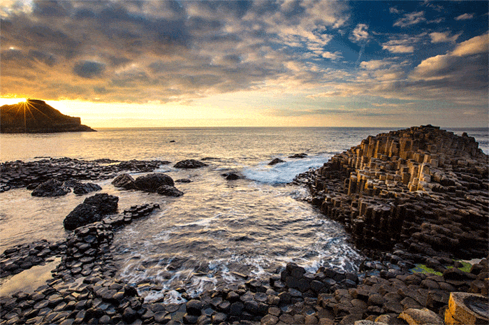 3 reasons to book a guided giant’s causeway bus tour