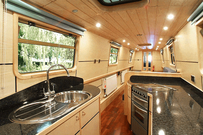 Unique ways to furnish your house boat