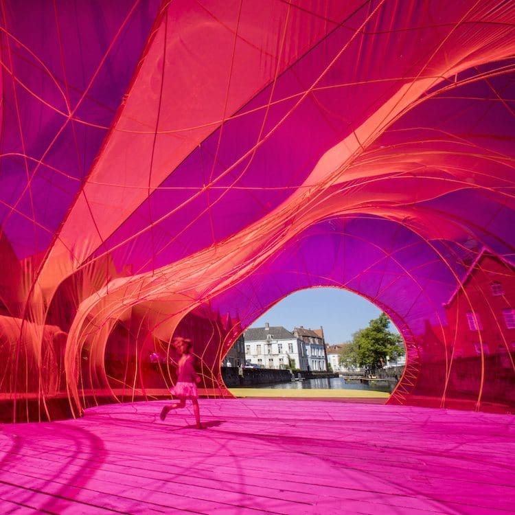 Bruges Triennial 2018: Artists of the floating world