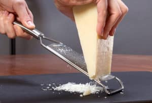 4 kitchen items