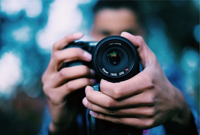Points to ponder if you want to make it as a wedding photographer