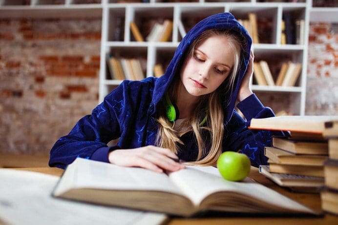 Four beneficial tips to help your college student stay on a budget