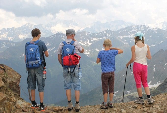 No gadget weekend: Fun family bonding activities