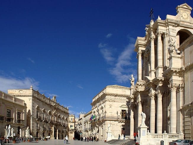 Where to rent luxury villas in Sicily for a beautiful holiday
