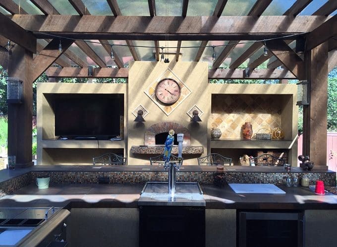 perfect outdoor kitchen