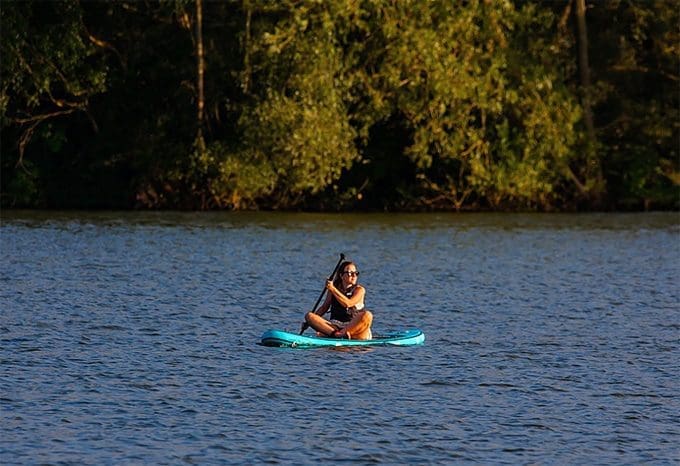 4 questions to ask before buying an inflatable stand up paddleboard