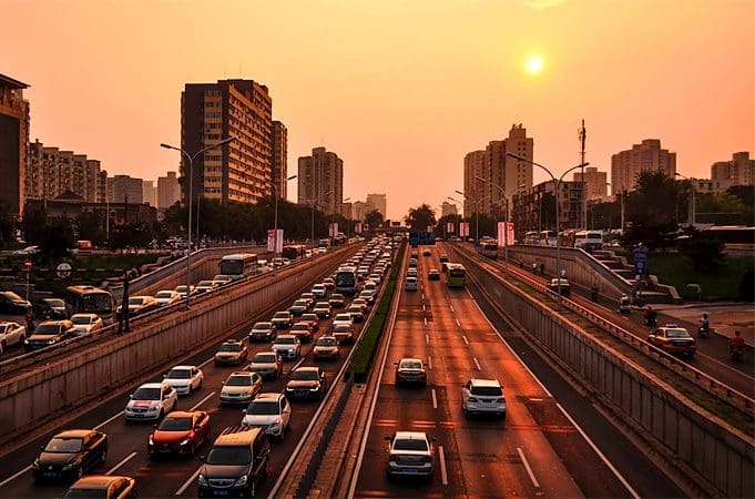 Tips for driving safely in heavy traffic