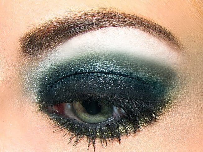 about eye primer