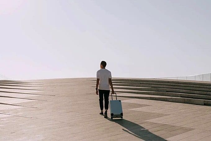 Monos Discuss How To Choose The Absolute Best Luggage For Your Needs