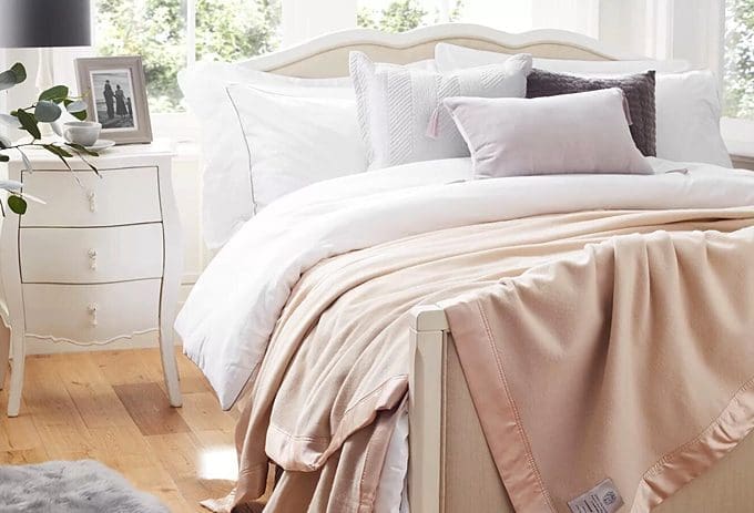How to make a bed like a luxury hotel