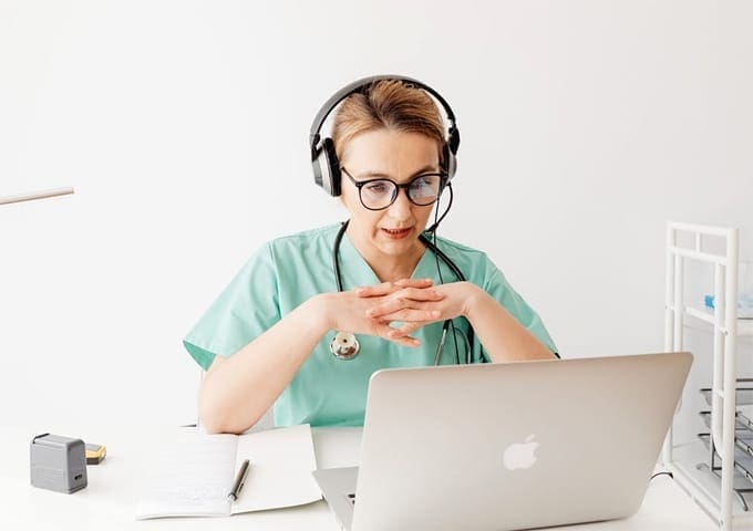 Top 5 Benefits of Seeing an Online Doctor