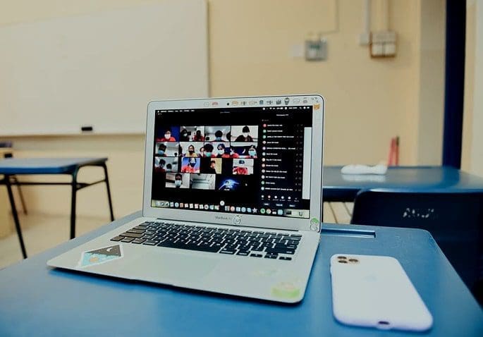 5 Tips for Increasing Attentiveness During Online Meetings