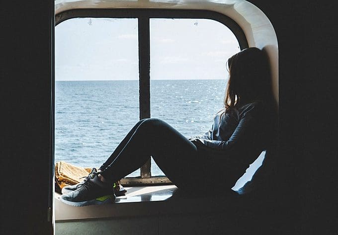 How to Stay Safe While Travelling Alone