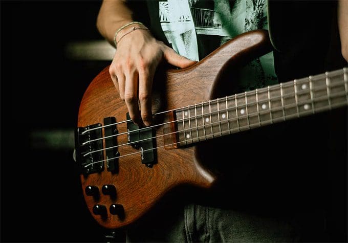 Improve Your Bass Guitar Playing Skills With These Expert Tips