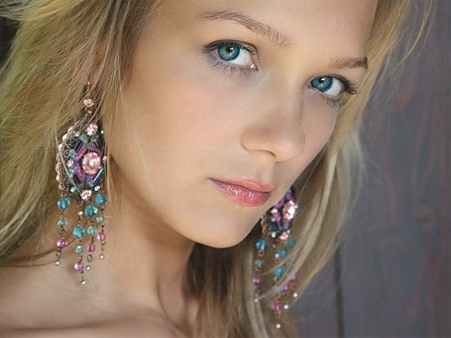 The Different Types of Earrings and How to Wear Them