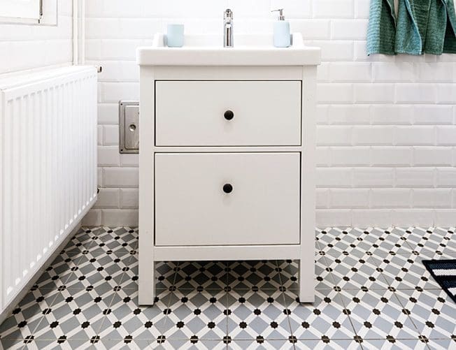 What Kind Of Material Is Good For Bathroom Floors?