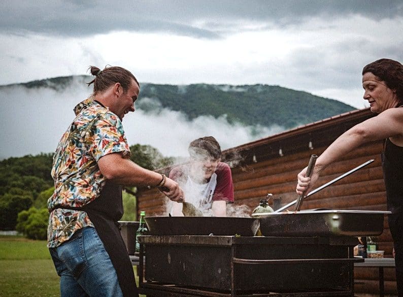Organize the Perfect BBQ Evening – A How-to Guide