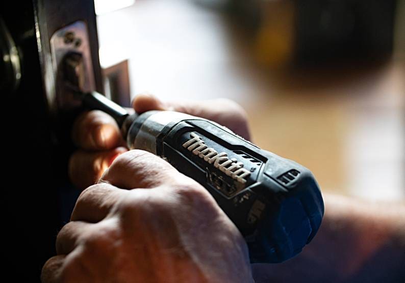 Why Leaving Some Home Repairs to Experts is a Smart Choice