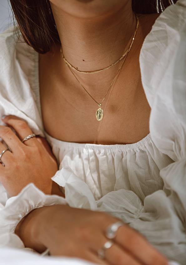 8 Tips for Mixing and Matching Jewelry Like a Pro