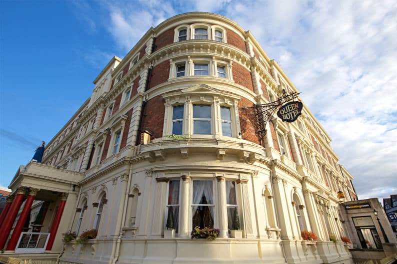 queen hotel chester city