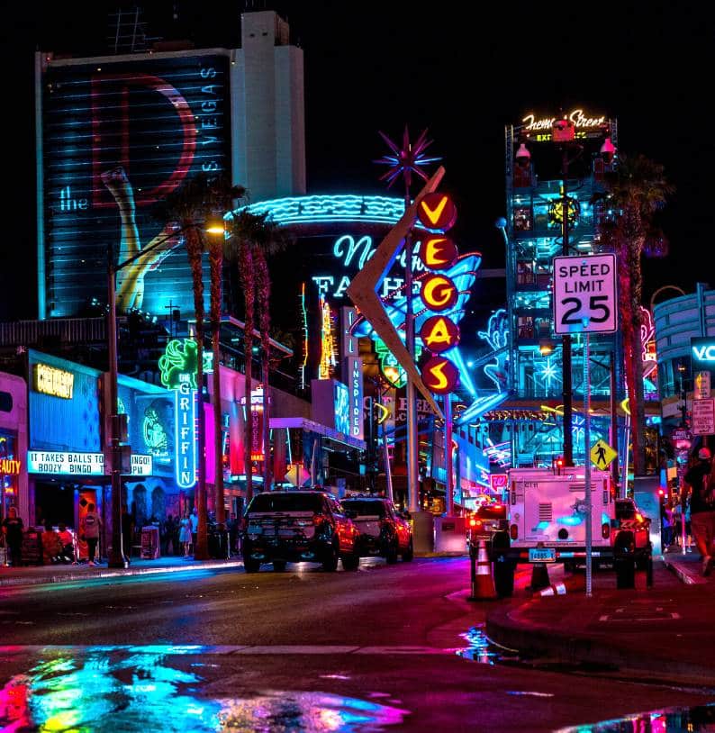 4 Tips for a Memorable Night Out While Traveling
