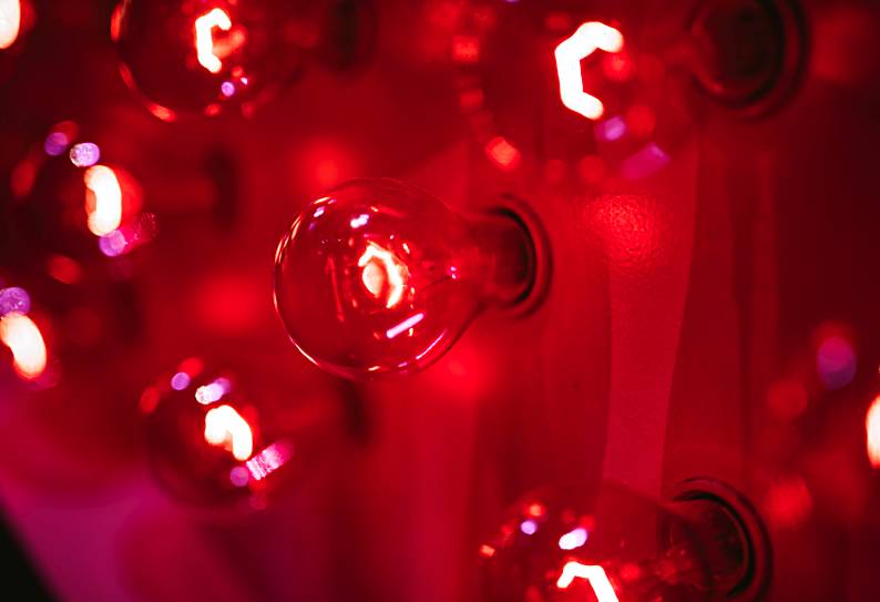 How Red Light Techniques Enhance Beauty and Promote Overall Health
