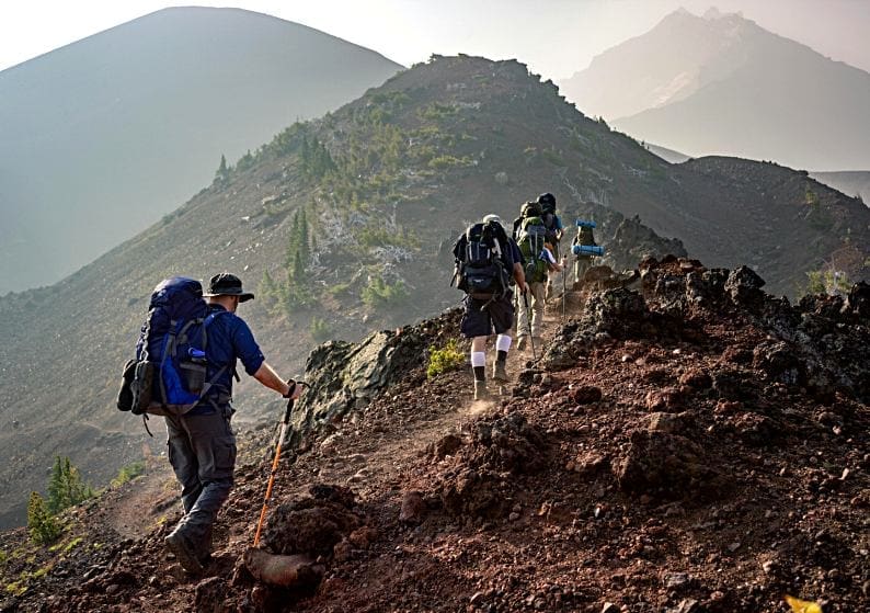 What Essentials Should You Take in Your Backpack Before a Hike