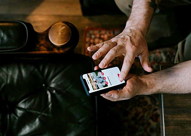 How to Navigate the World of Online Dating: A Beginner’s Guide