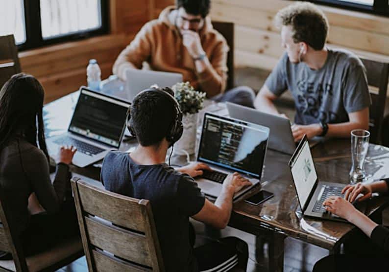 Leveraging Technology to Streamline Employee Onboarding: Adopting Digital Solutions