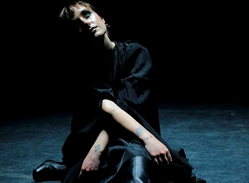 Julie Dawson from NewDad solo album The Bottom of the Pool