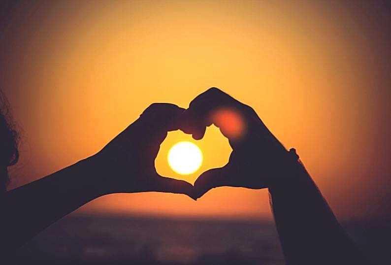 4 Tips for Expressing Love Without Words