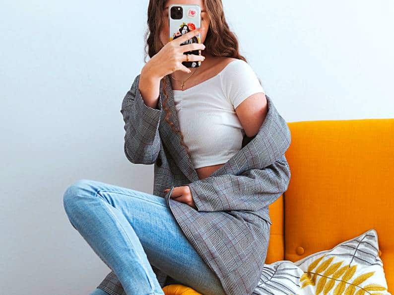 From Basic To Retro: How Do You Style Different Types Of Pants?