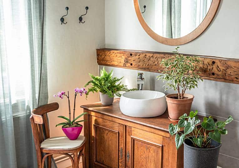 Best DIY Ways to Make Old Bathroom Vanities Look New Again