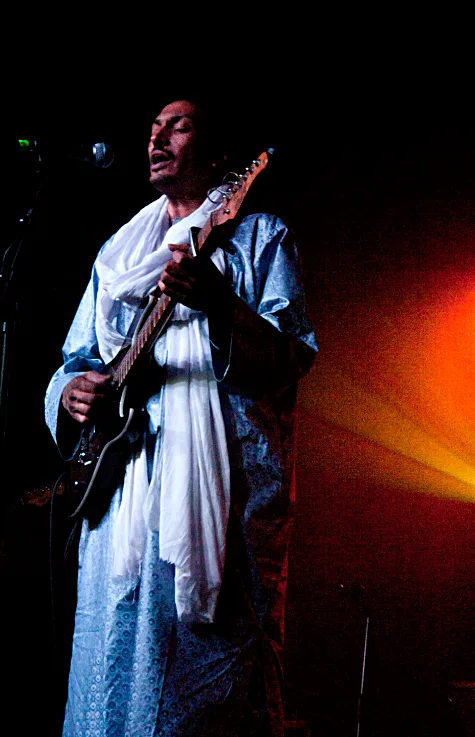Bombino guitar man gig