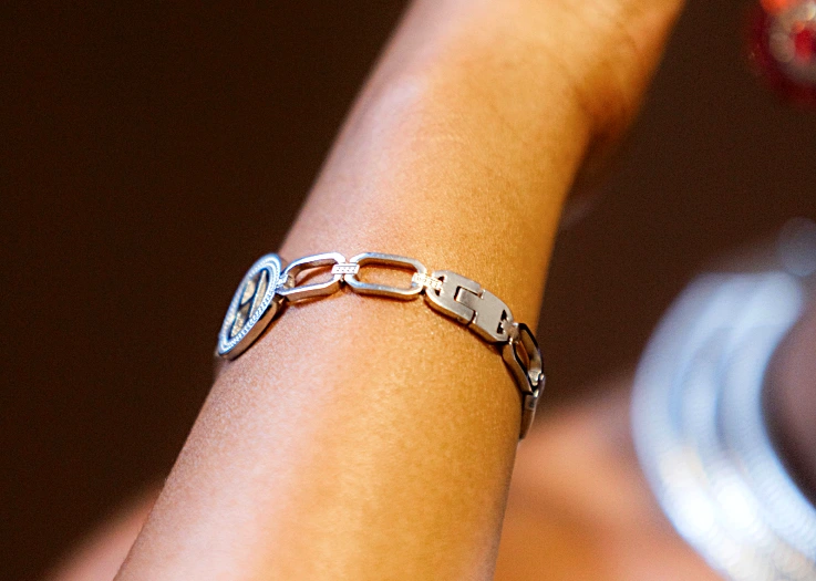 silver jewelry Tips keep it shining