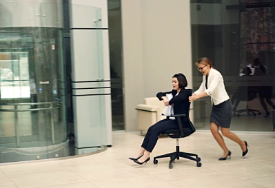 How Smart Workwear Choices Empower Women in the Workplace