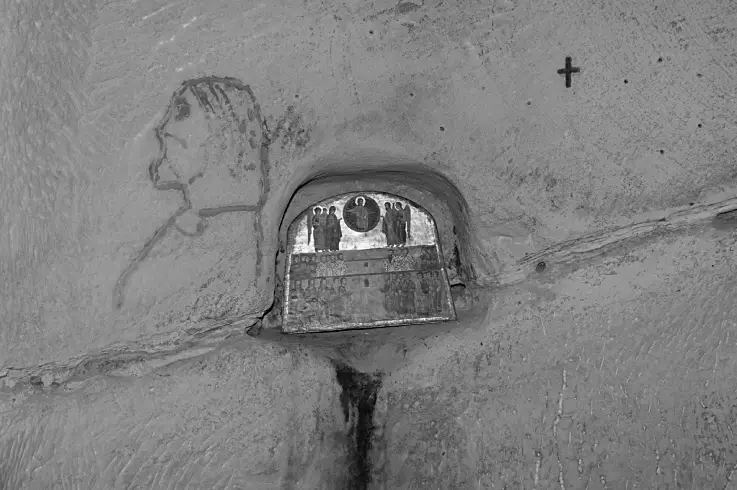 Roxana Savin On Heaven’s Doorsill