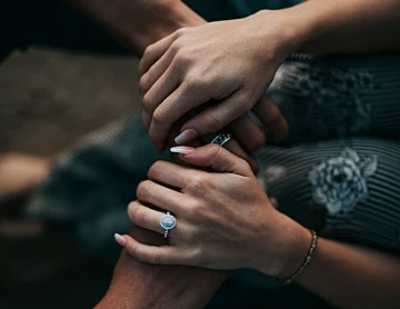 What to Consider When Choosing the Right Diamond Shape for Your Finger