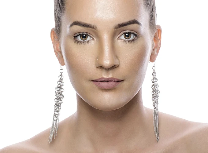 Why Regular Earring Cleaning Is a Must for Healthy, Stylish Accessory Wear