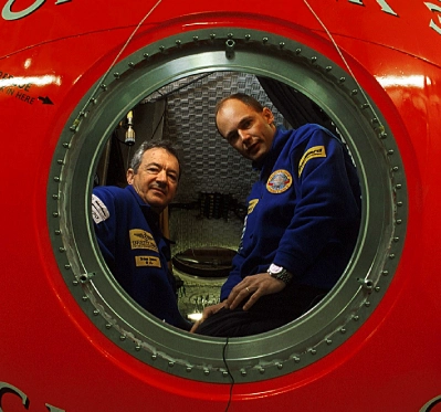 The Balloonists – a race around the world against the oligarchs