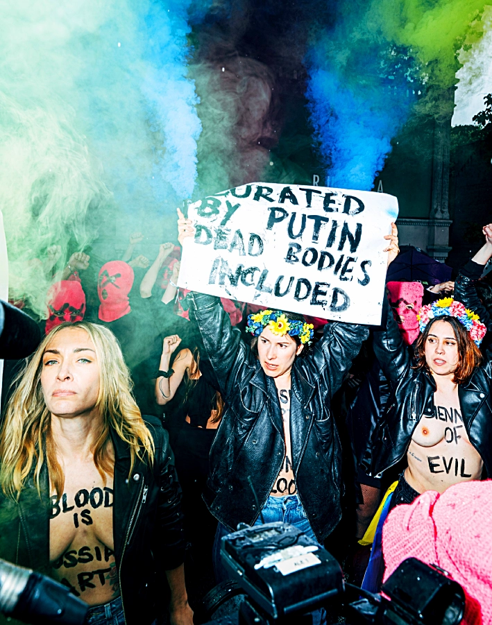 Pussy Riot storm Russian Pavilion Venice Biennale