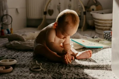 Why Everyday Moments Are Your Baby’s First Creative Experiences