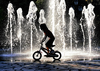 Neo Outlaw vs RiiRoo: Which Kids’ Electric Bike Is the Better Choice?