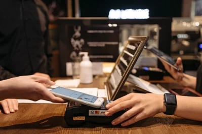 Is Switching From Coins To Cashless Payments Worth It For Laundromats?